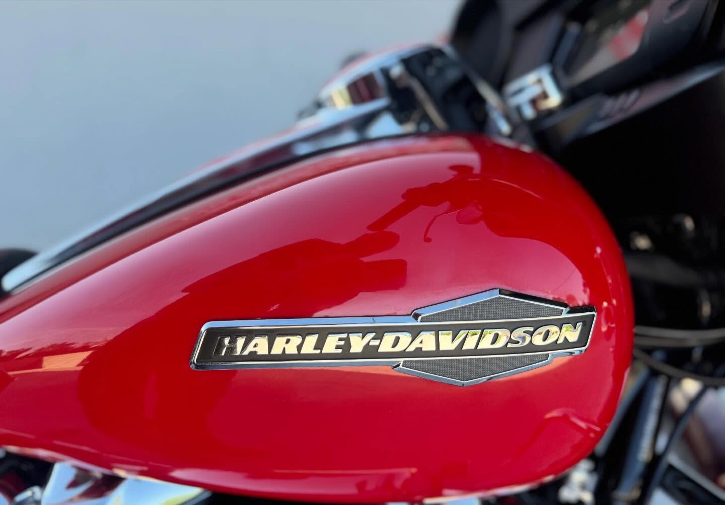 
2023 Harley-Davidson Street Glide FLHX full									
