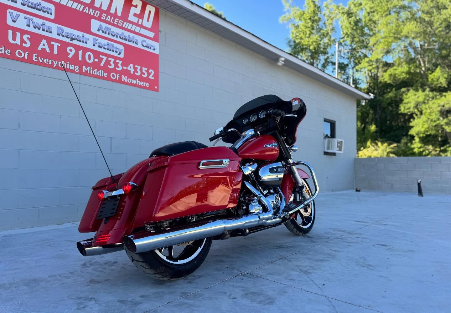 
2023 Harley-Davidson Street Glide FLHX full									