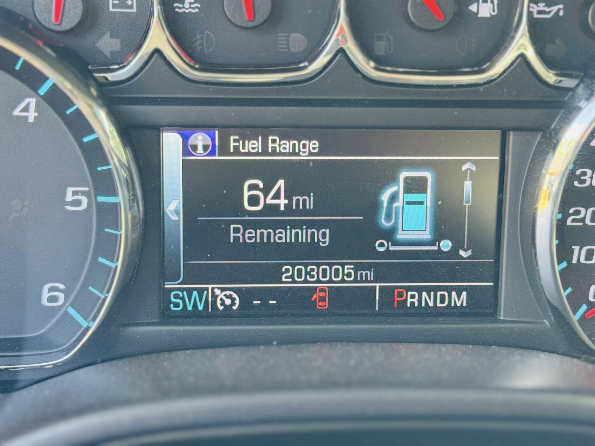 
2015 Chevrolet Silverado LT full									