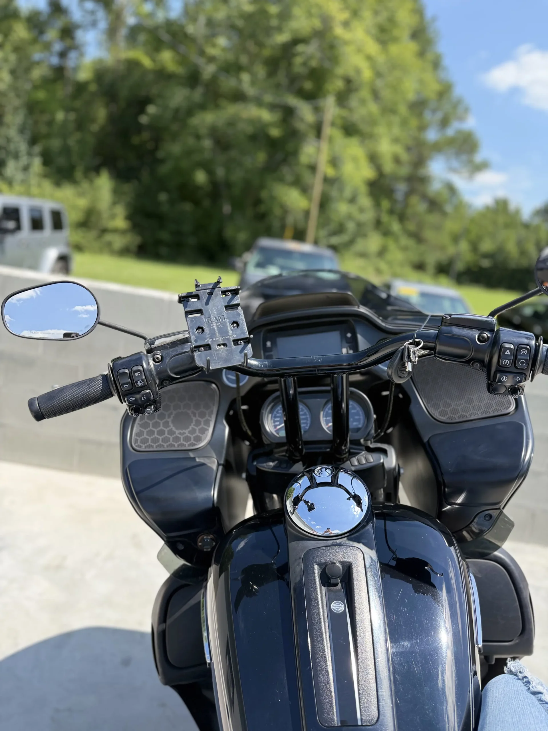 
2016 Harley-Davidson Road Glide FLTRX full									