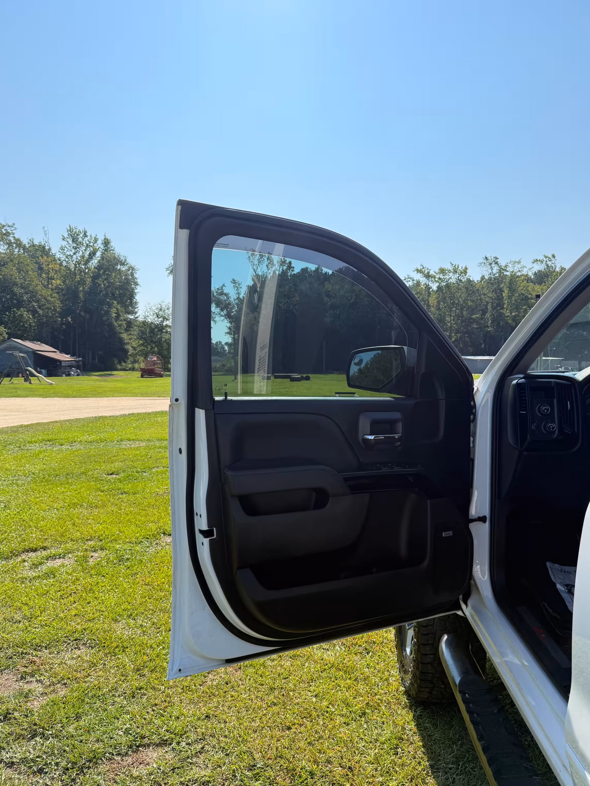 
2017 Chevrolet Silverado 1500 LT Black Window Edition full									
