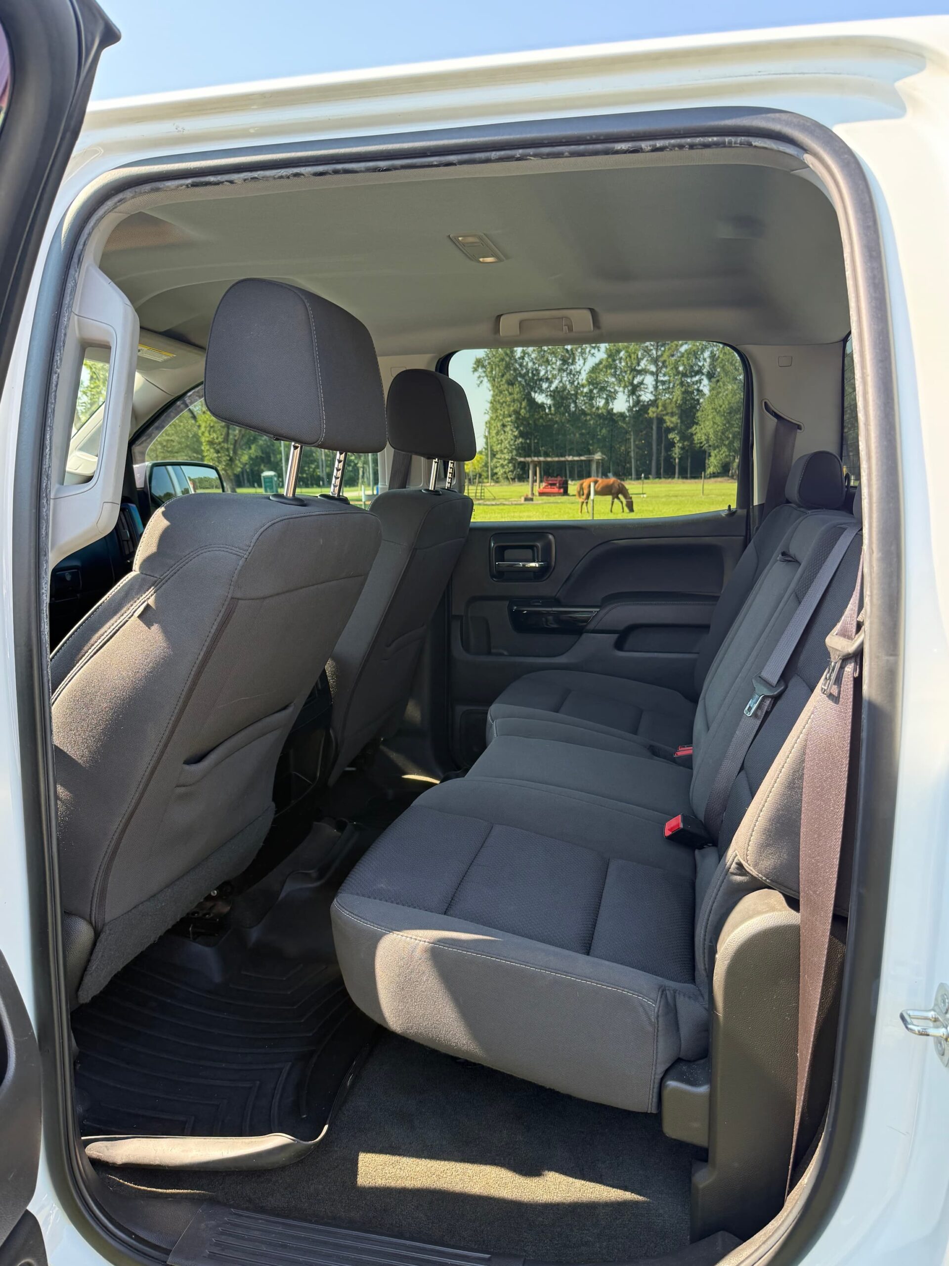 
2017 Chevrolet Silverado 1500 LT Black Window Edition full									