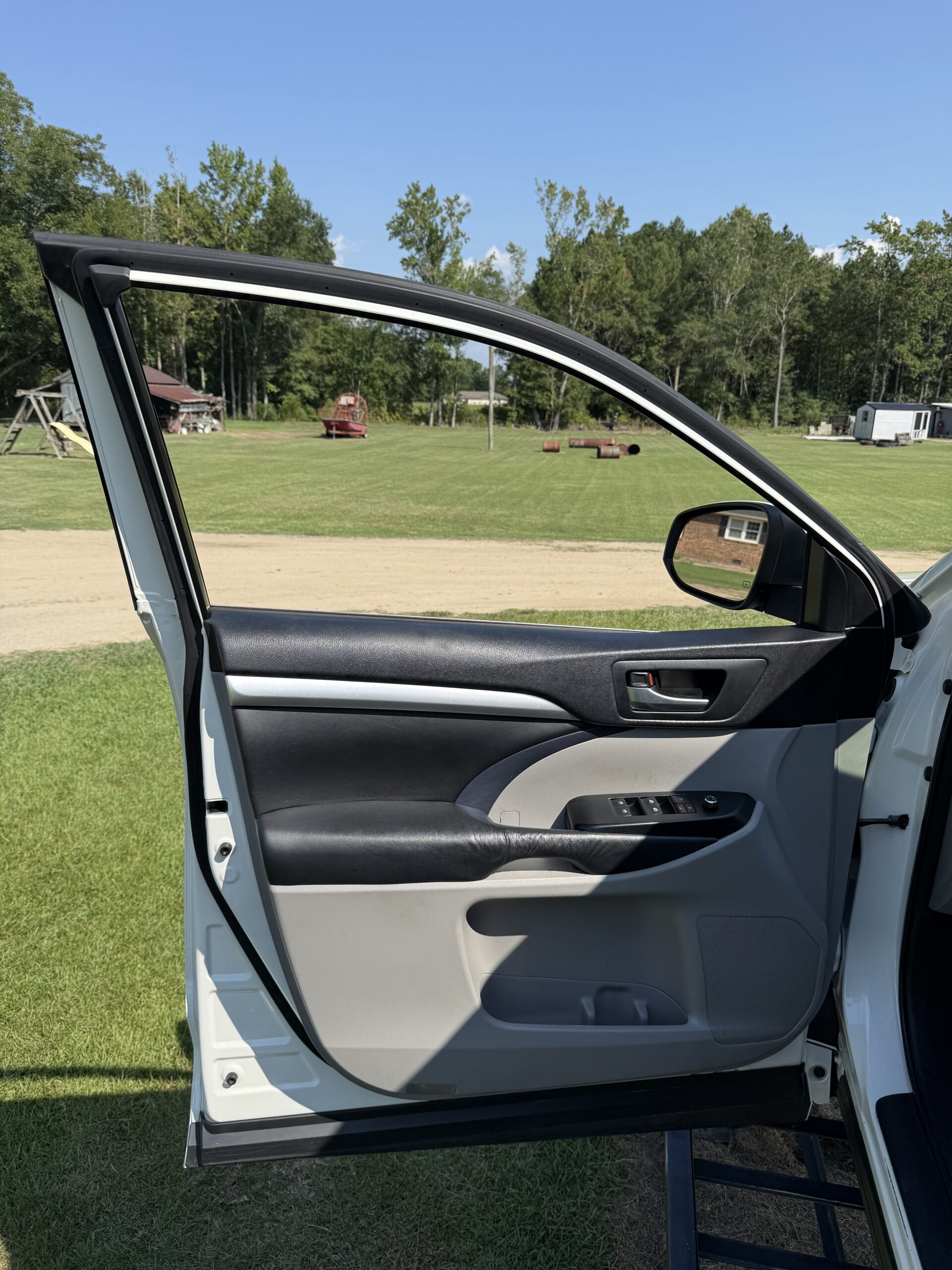 
2015 Toyota Highlander full									
