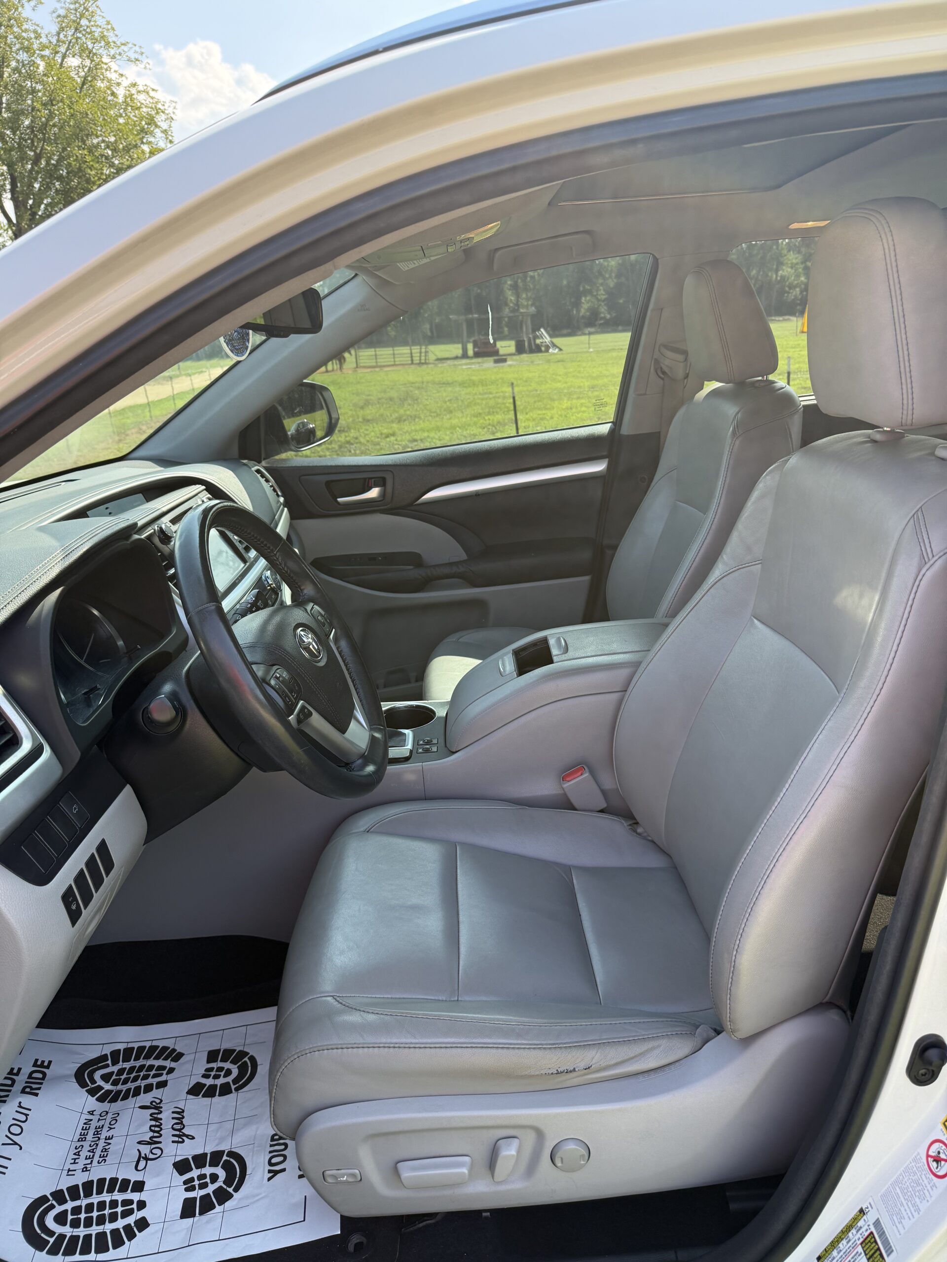 
2015 Toyota Highlander full									