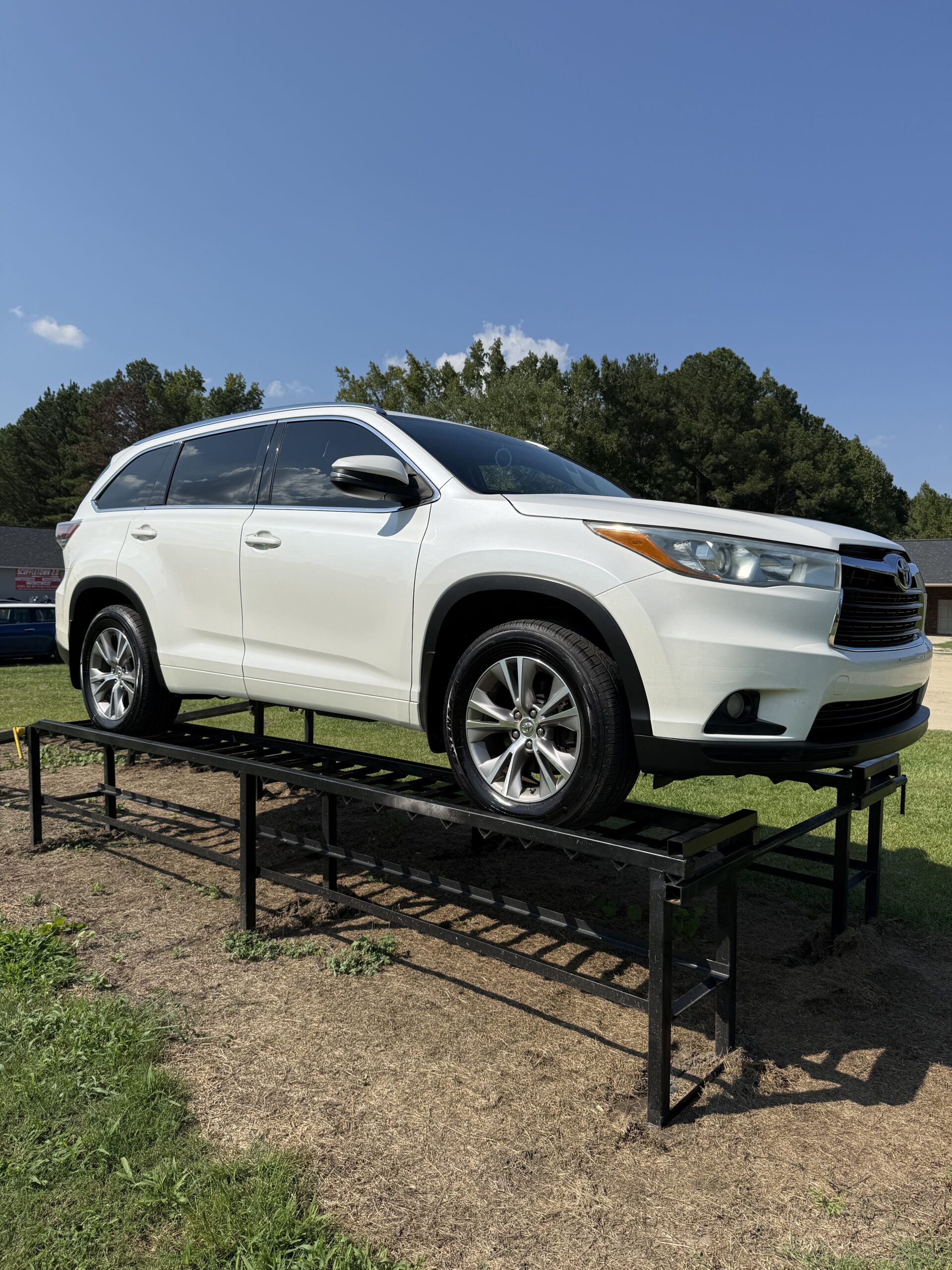 
2015 Toyota Highlander full									