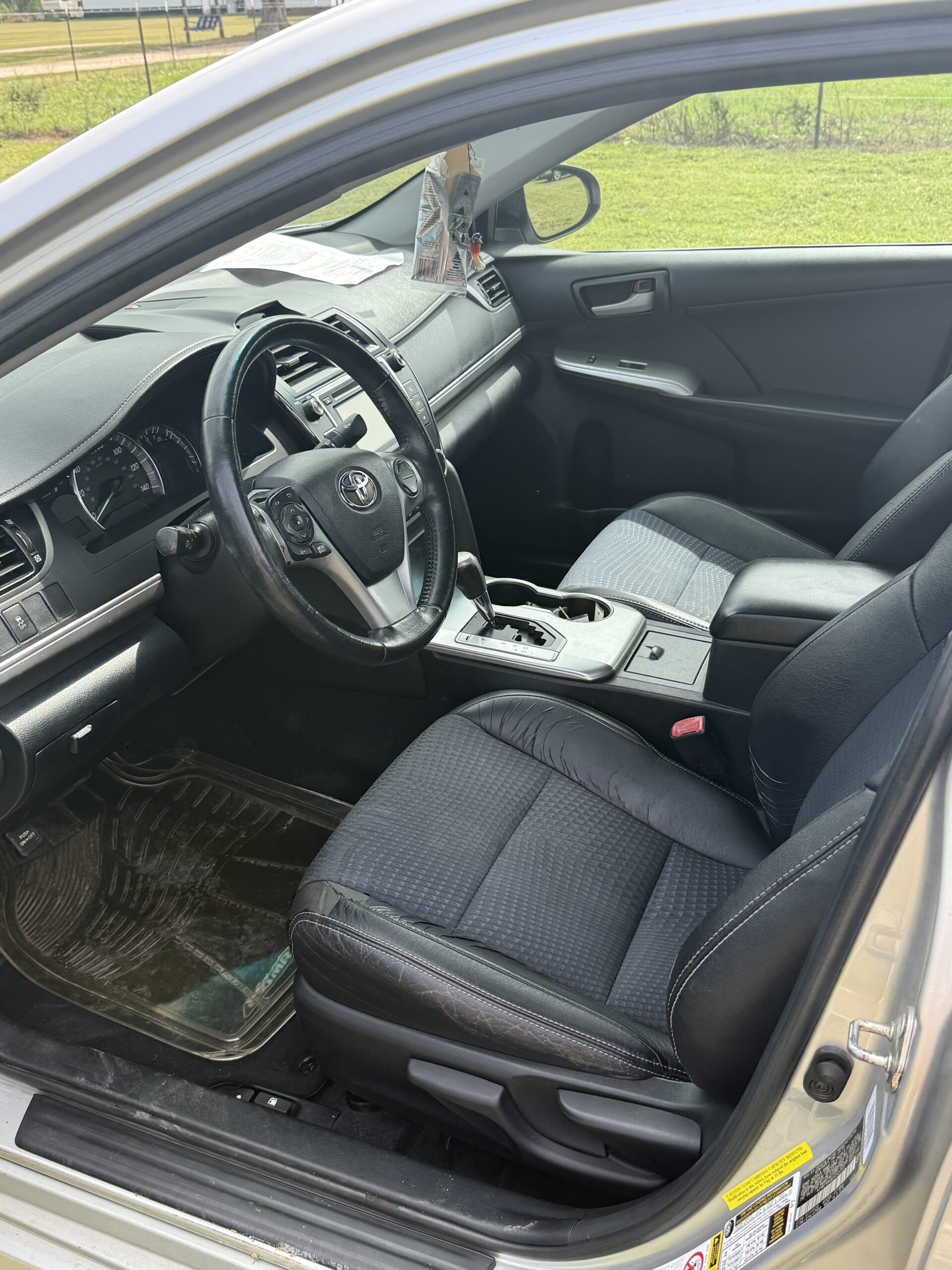 
2014 Toyota Camry SE full									