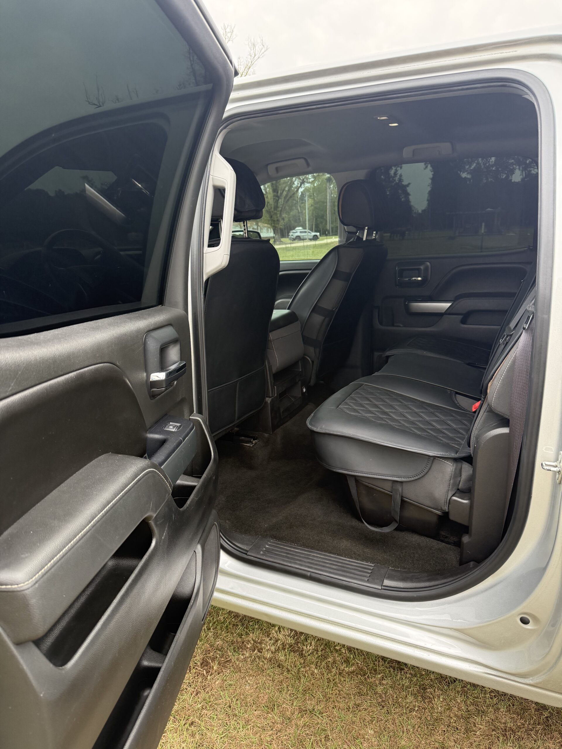 
2015 Chevrolet Silverado full									
